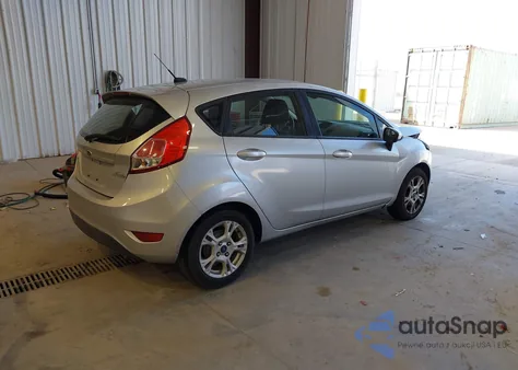 2015 Ford Fiesta Se z USA, uszkodzony, nr VIN 3FADP4EJ2FM118486